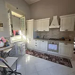 Scugnizzella Holiday House * نابولي