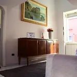 Scugnizzella Holiday House * نابولي